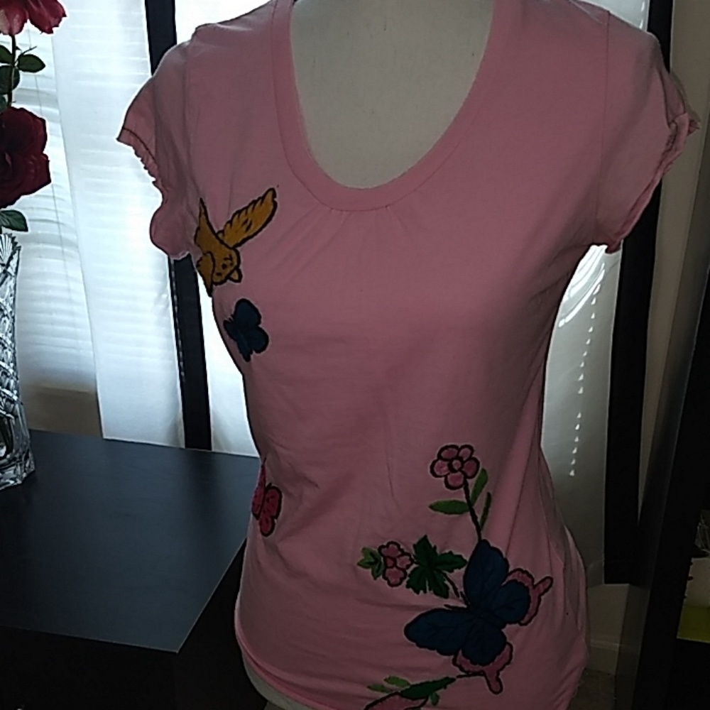 A little Birdie Told me fitted T-shirt sz large